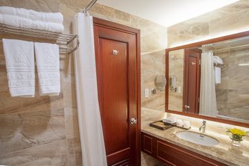 Nhat Ha 1 Отель